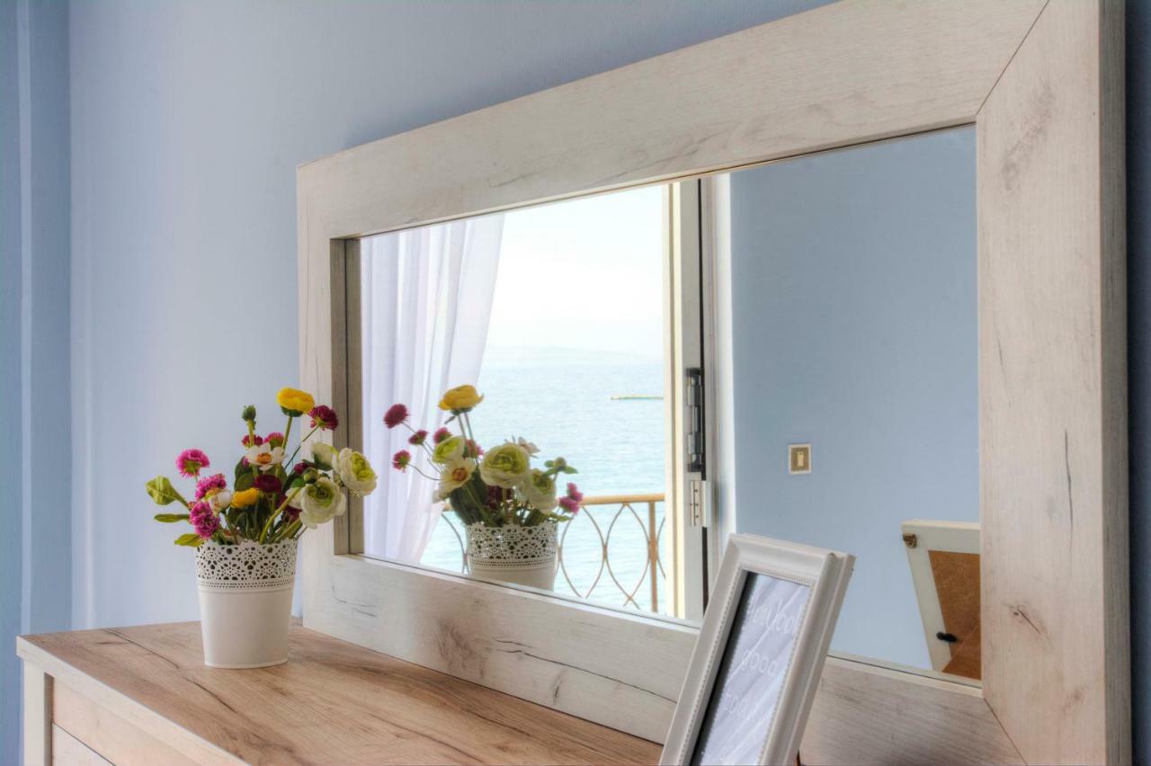T8 Apartment On The Beach Benitses  Exteriér fotografie